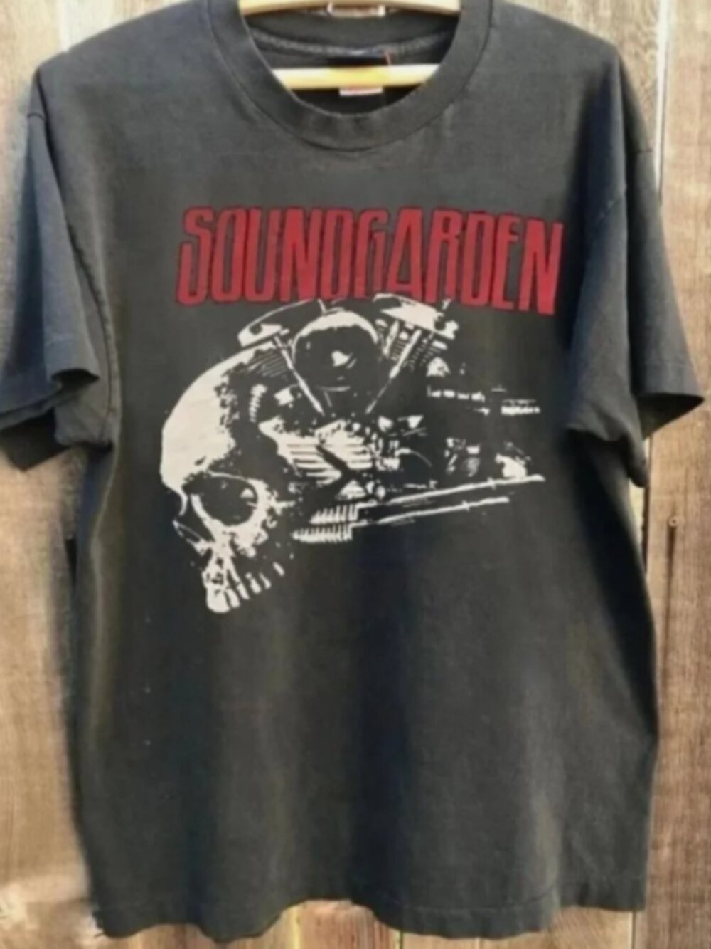 Vintage Soundgarden Skull Graphic Retro Grunge Band Y2K Rock Shirt